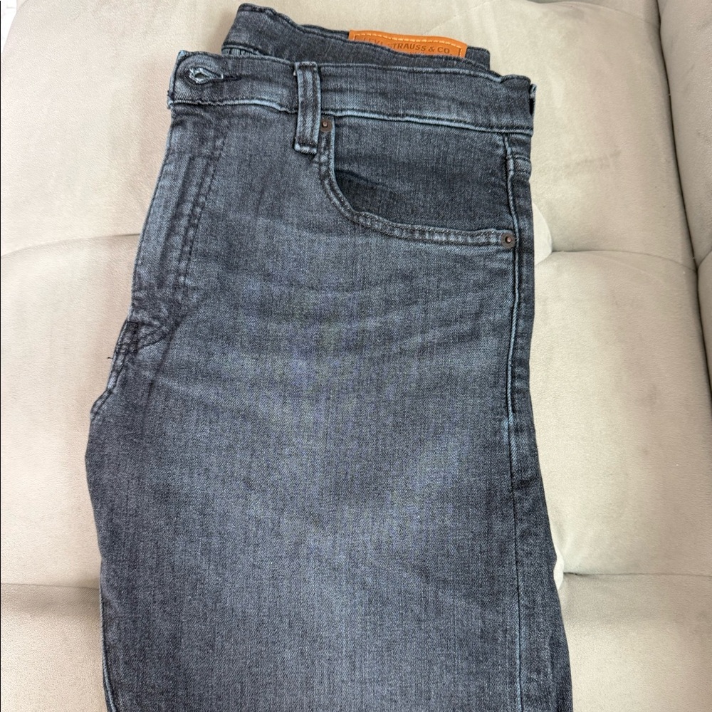 Levi’s mens jeans - dark navy - 32x30 - premium, like new